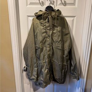 Helly Hansen Men’s XL Waterproof Nylon Hooded Jacket – Olive Green